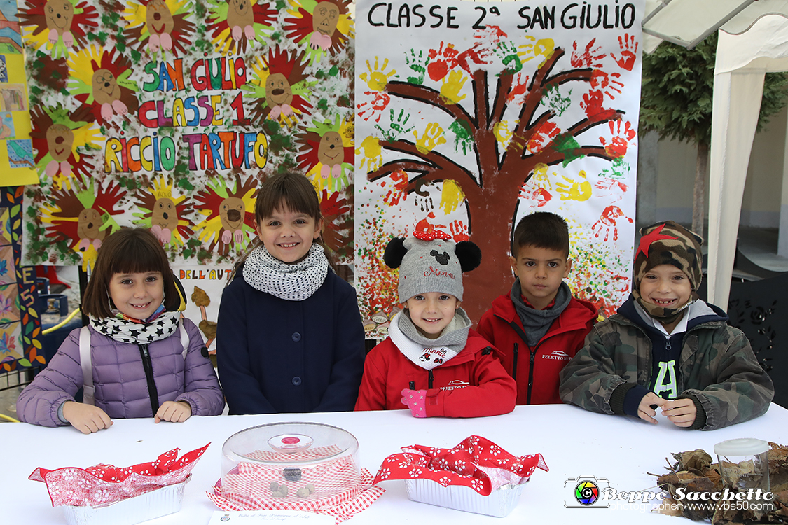 VBS_5716 - 10.ma Fiera Nazionale del Tartufo e Fiera dei Santi.jpg